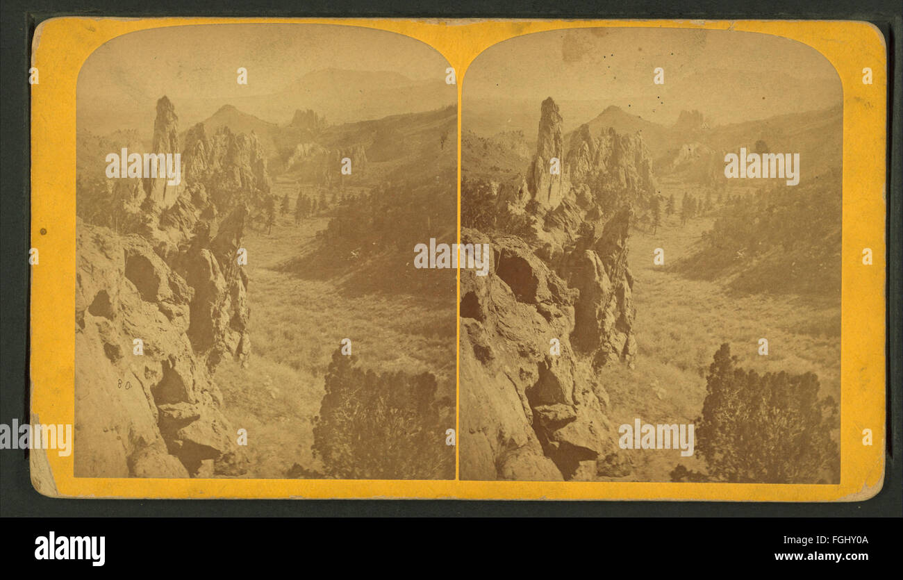 Une photographie de Byron H. Gurnsey de Glen Eyrie, montrant le paysage et l'architecture de ce lieu historique. Banque D'Images