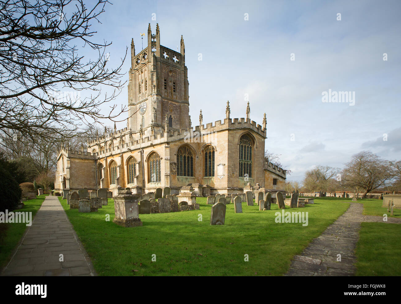 L'église St Mary, dans le village de Fairford, Gloucestershire Banque D'Images