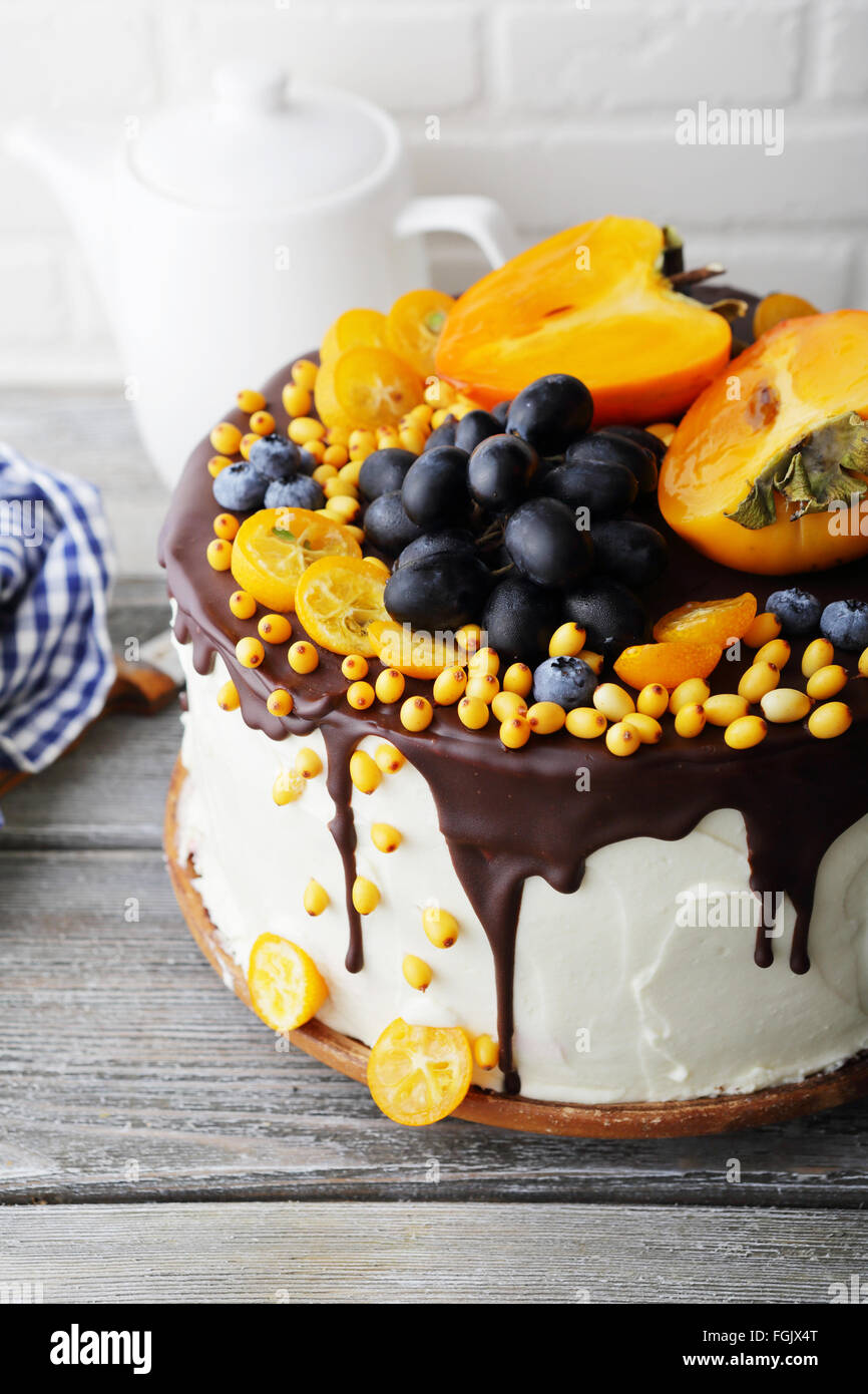Maison de vacances grand gâteau avec des fruits, de l'alimentation libre Banque D'Images