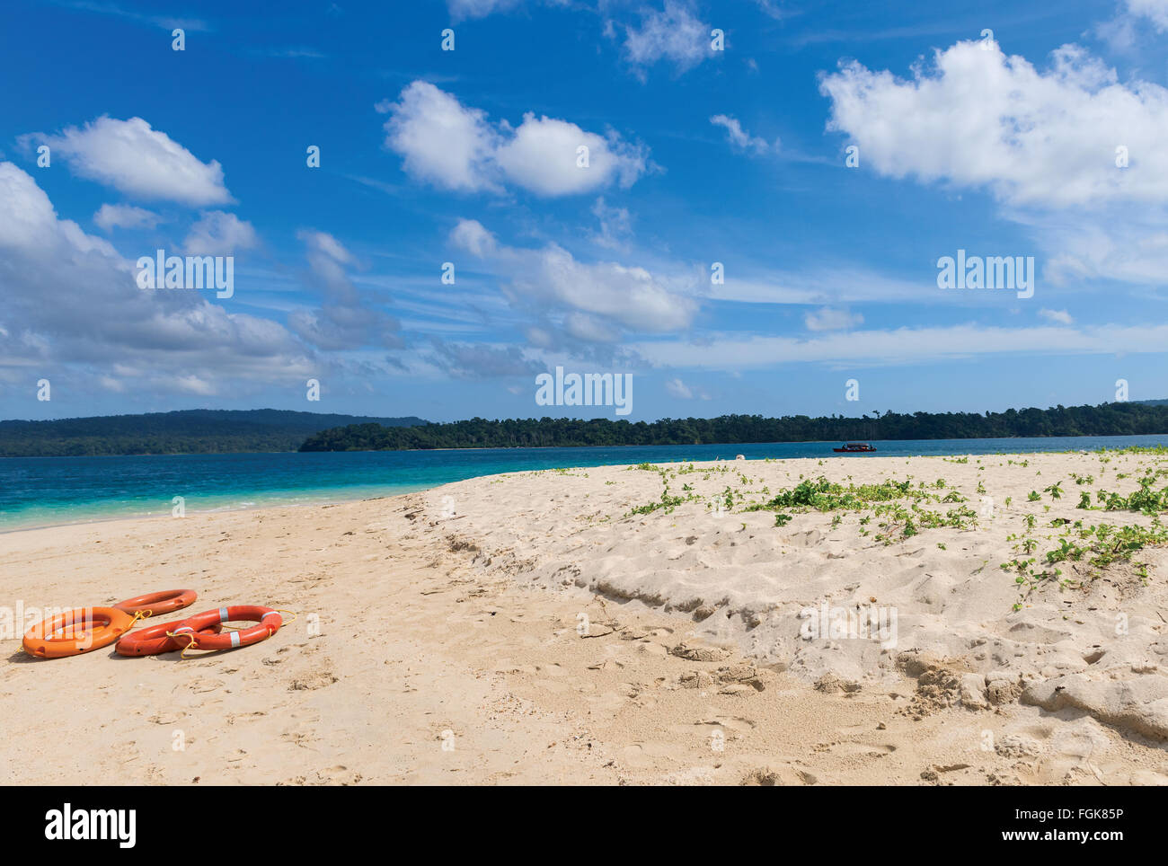 Scène en mer plage de Joly Bouy Island, Mahatama Gandhi Parc national maritime, Port Blair, Andaman, Inde Banque D'Images