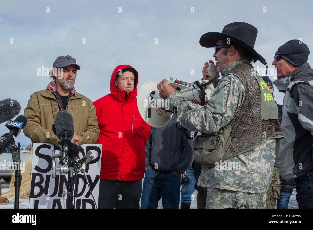 Kieran Suckling et Pete Santilli Faceoff lors de l'occupation de malheur National Wildlife Refuge Banque D'Images