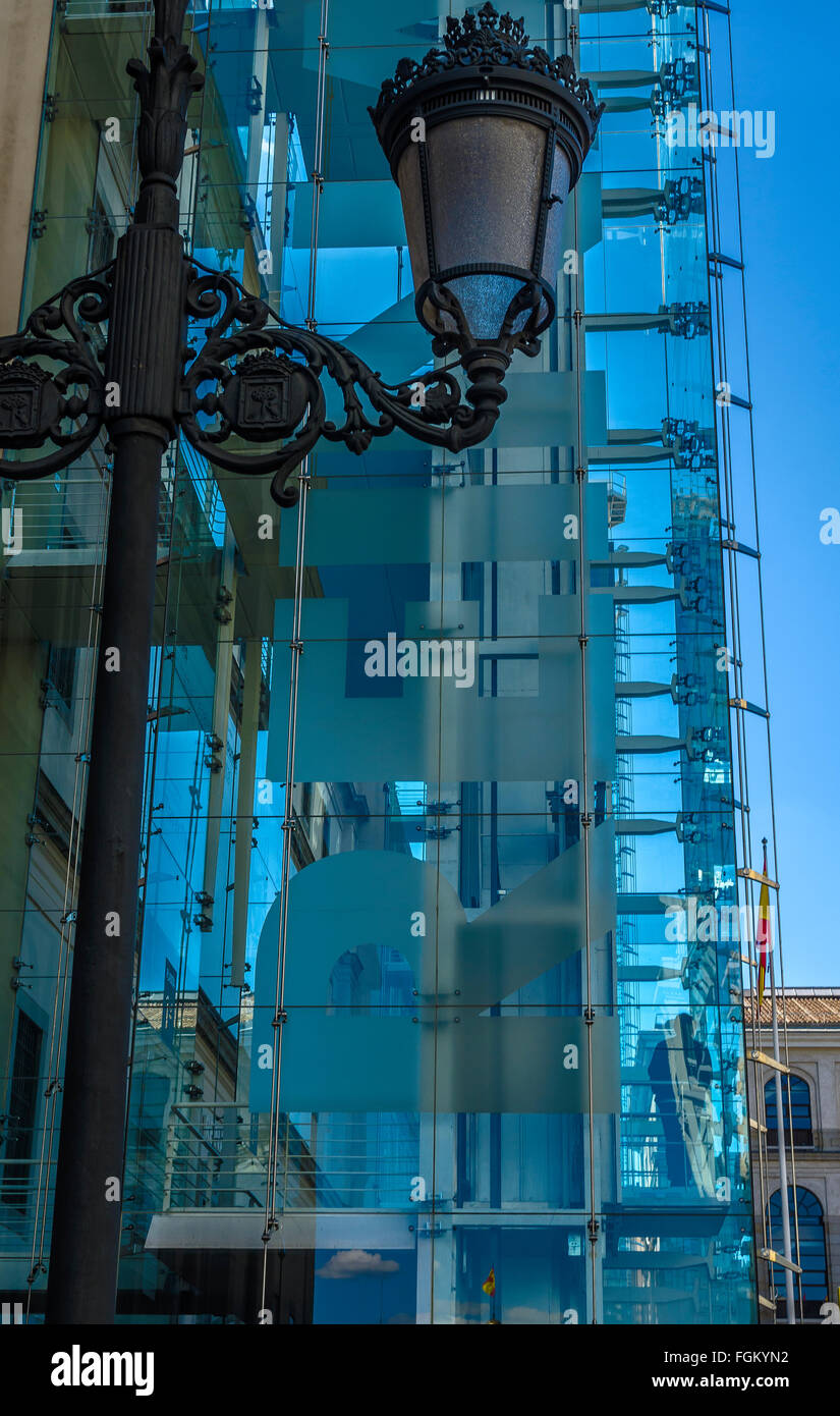 Vue vers le bas de la Reine Sofia de Madrid, ville, Espagne Banque D'Images