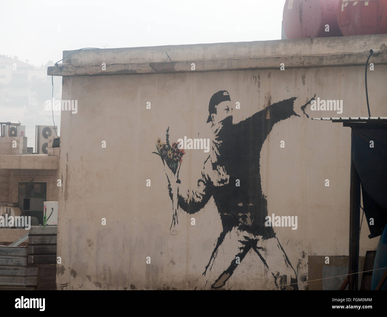 Pochoir Banksy Lanceur De Fleurs - Art Street Art, Réutilisable, Pour Peinture Murale, Tissu, Déco Maison - Taille Small 17x18 Cm