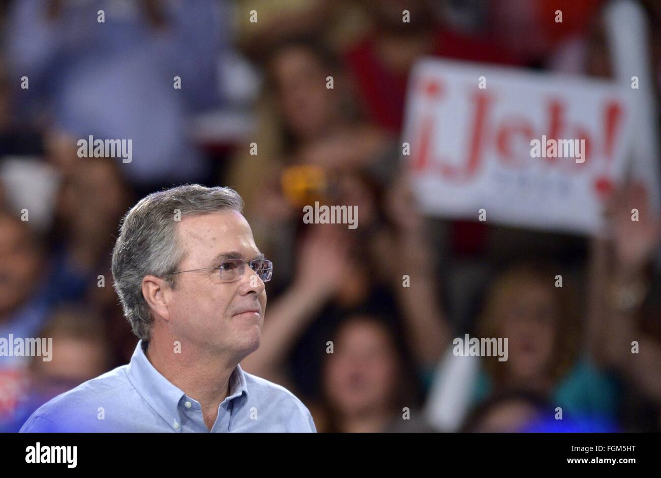 Washington, DC, USA. 15 Juin, 2015. Photo prise le 15 juin 2015 aux États-Unis montre l'ancien gouverneur de Floride Jeb Bush annonçant sa candidature pour la nomination présidentielle des républicains au campus de Kendall Miami Dade College à Miami, en Floride, aux États-Unis. Jeb Bush, le samedi s'est retiré de sa course à la Maison Blanche après avoir perdu la primaire de Caroline du Sud. © Yin Bogu/Xinhua/Alamy Live News Banque D'Images