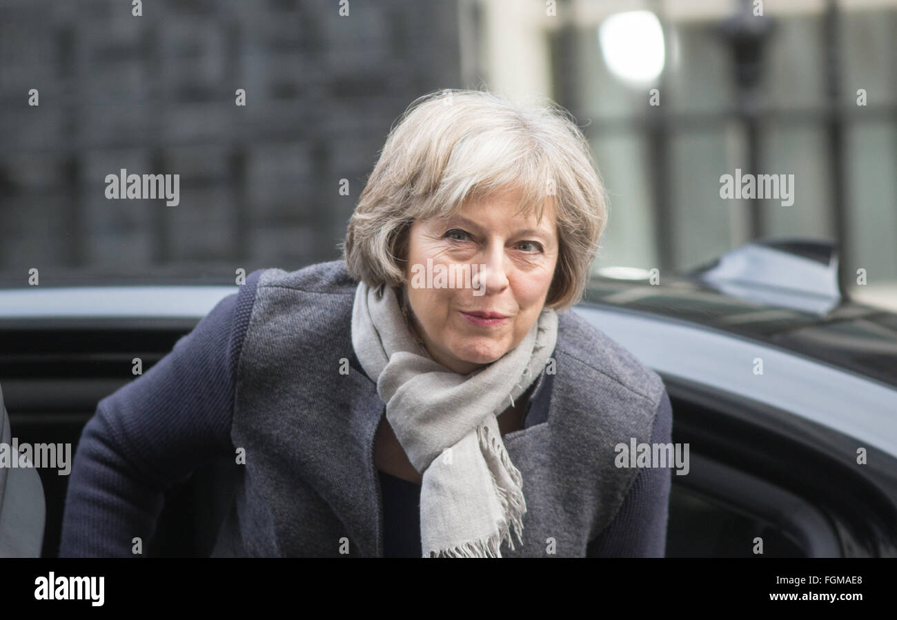 Theresa Mai,Accueil,secrétaire arrive au 10 Downing Street pour une réunion du cabinet Banque D'Images