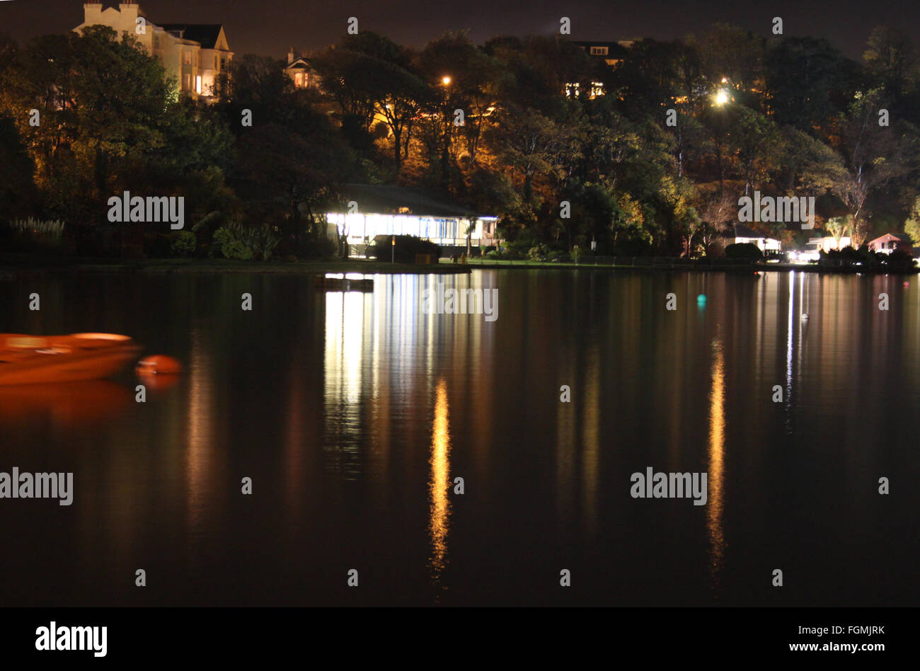 Mooragh Park et du lac Ramsey, Ile de Man dans la nuit Banque D'Images
