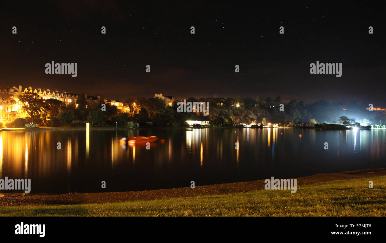 Mooragh Park et du lac Ramsey, Ile de Man dans la nuit Banque D'Images