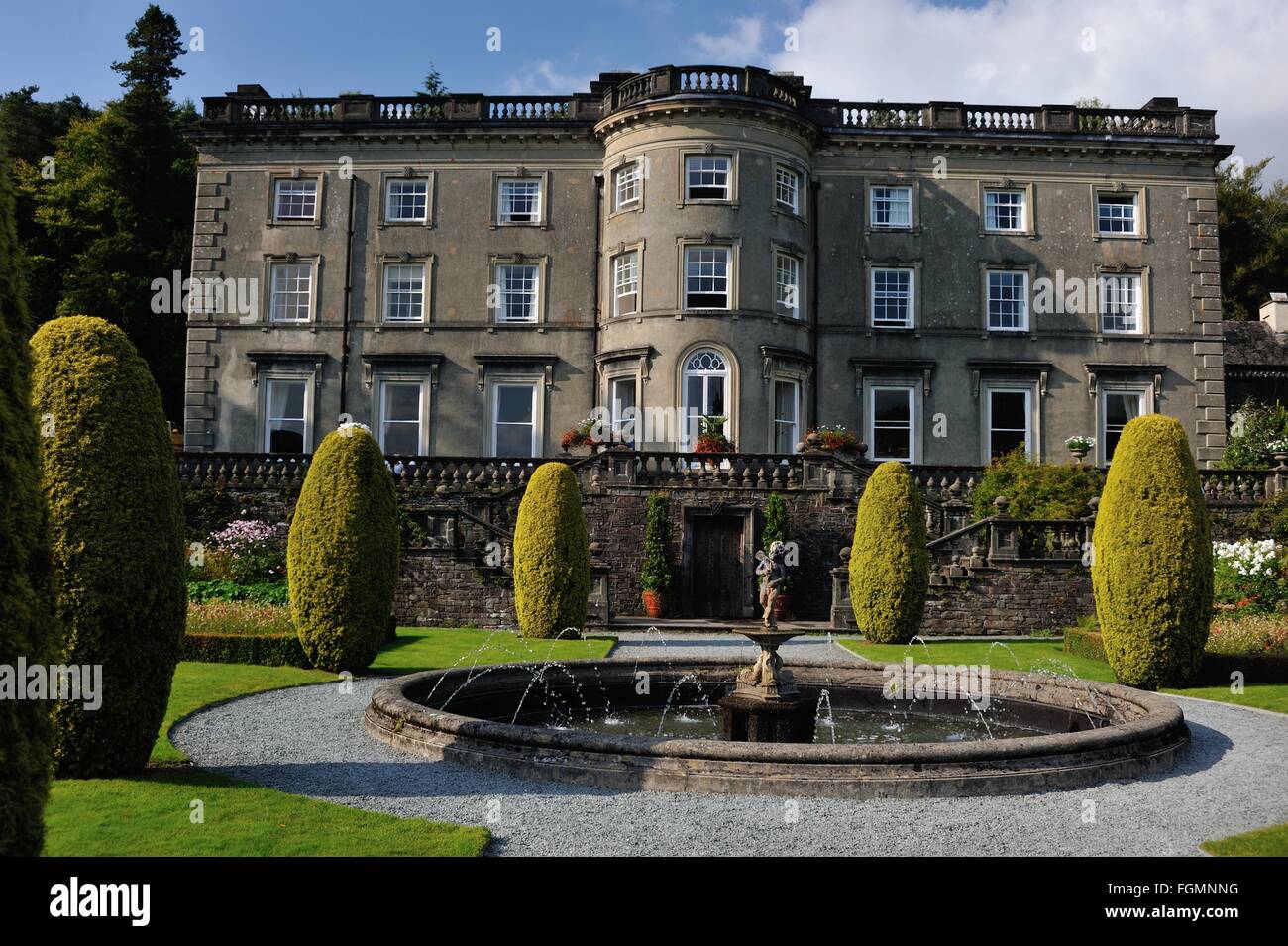 Rydal Hall, Rydal, Ambleside, Village, parc national de Lake District, Cumbria, England, UK. Plage du Sud de l'époque victorienne, et les jardins. Banque D'Images