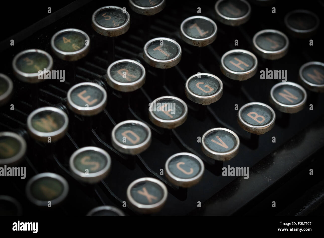 Gros plan des touches d'une vieille machine à écrire Banque D'Images