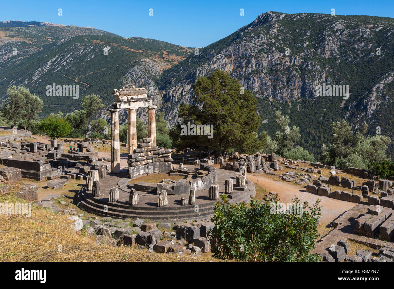 Phocide, Delphes, Grèce. Le tholos, datant de 380-360 avant J.-C., à côté du Sanctuaire d'Athena Pronaia. Banque D'Images
