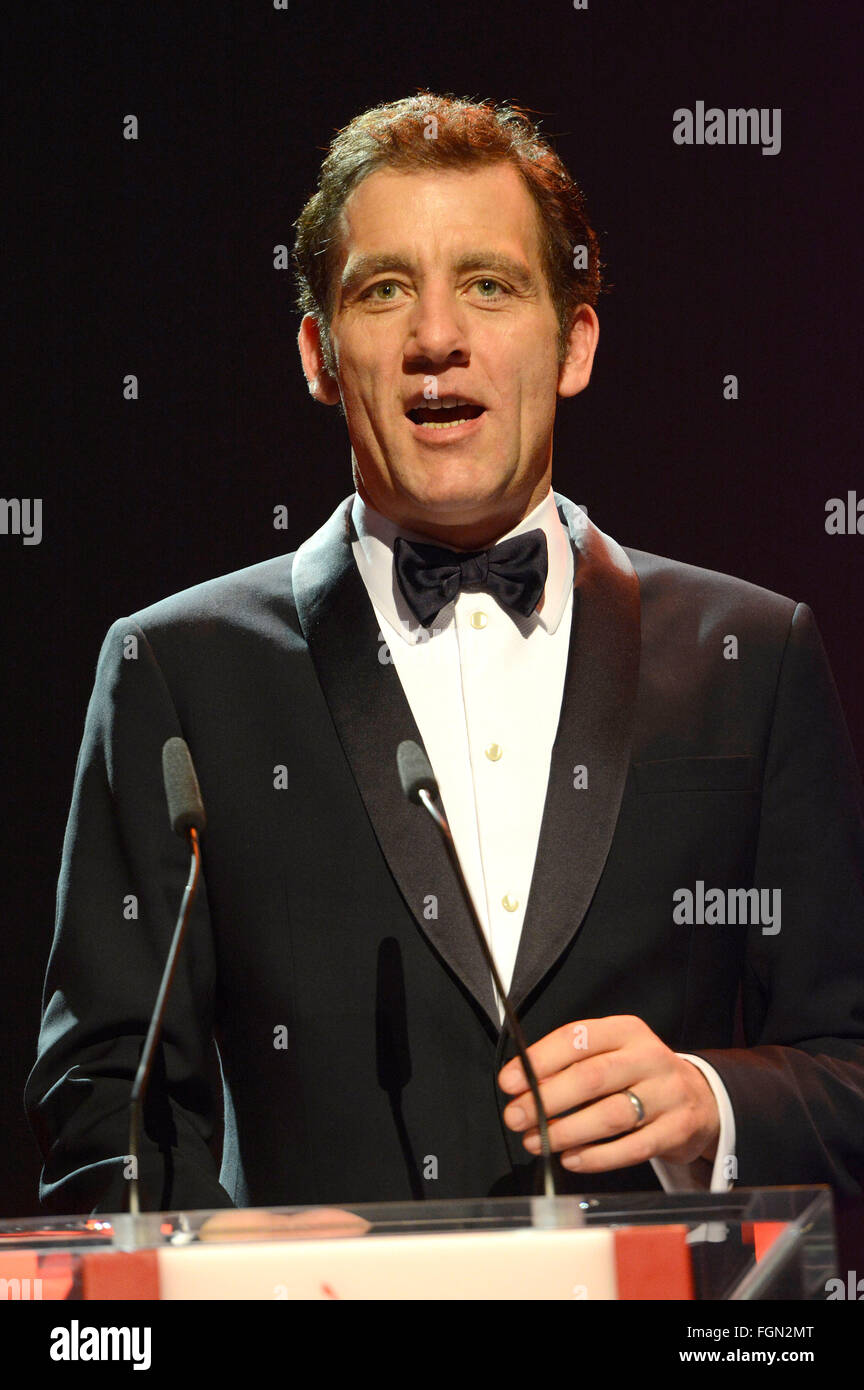 Clive Owen à la cérémonie de remise du Prix du 66e Festival International du Film de Berlin Berlinale Berlinale 2016 / au Palais le 20 février 2016 à Berlin, Allemagne. Banque D'Images