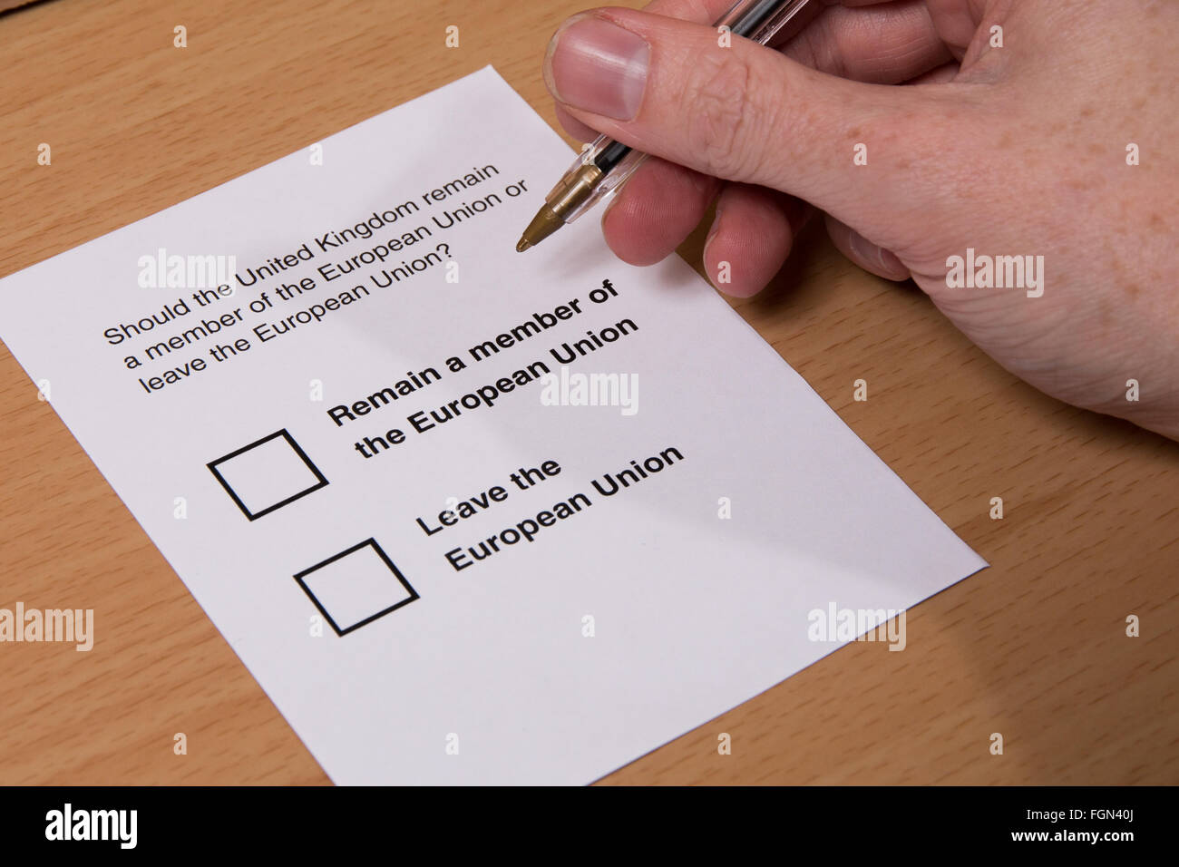 Un gros plan d'un exemple de bulletin de vote pour le référendum britannique de l'UE Banque D'Images