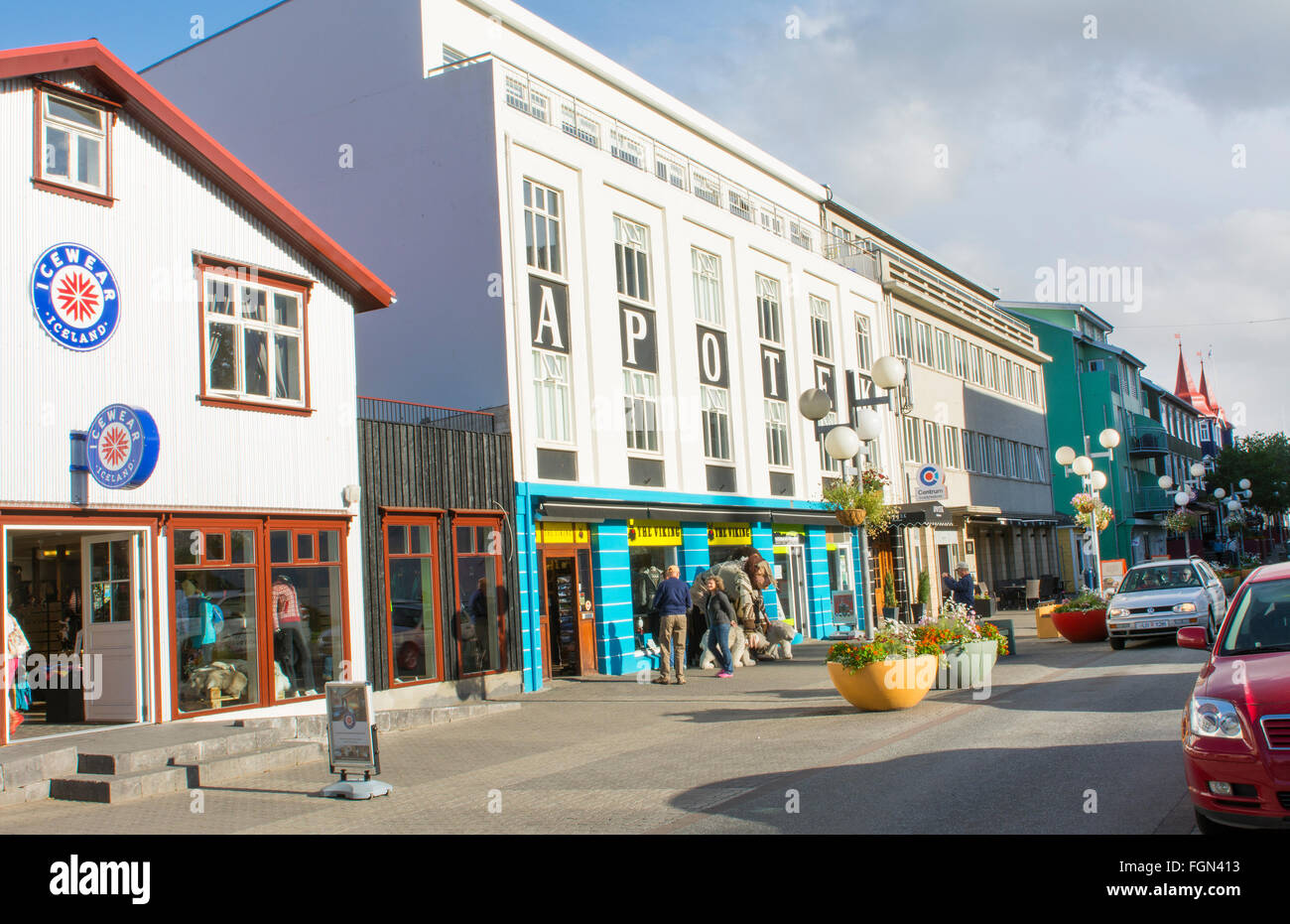 L'Islande Akureyri centre-ville centre de la deuxième plus grande ville de walking street, Rue Hafnarstraeti flânant rue principale de la ville Banque D'Images