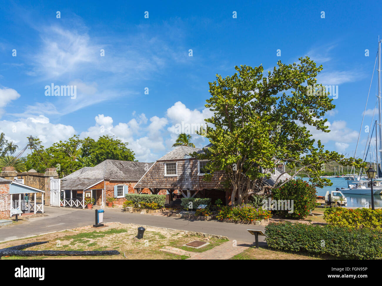 L'Admiral's Inn and Boat House et menuisiers' Loft, ancien poste de garde, Nelson's Dockyard, English Harbour, Antigua-et-Barbuda Banque D'Images