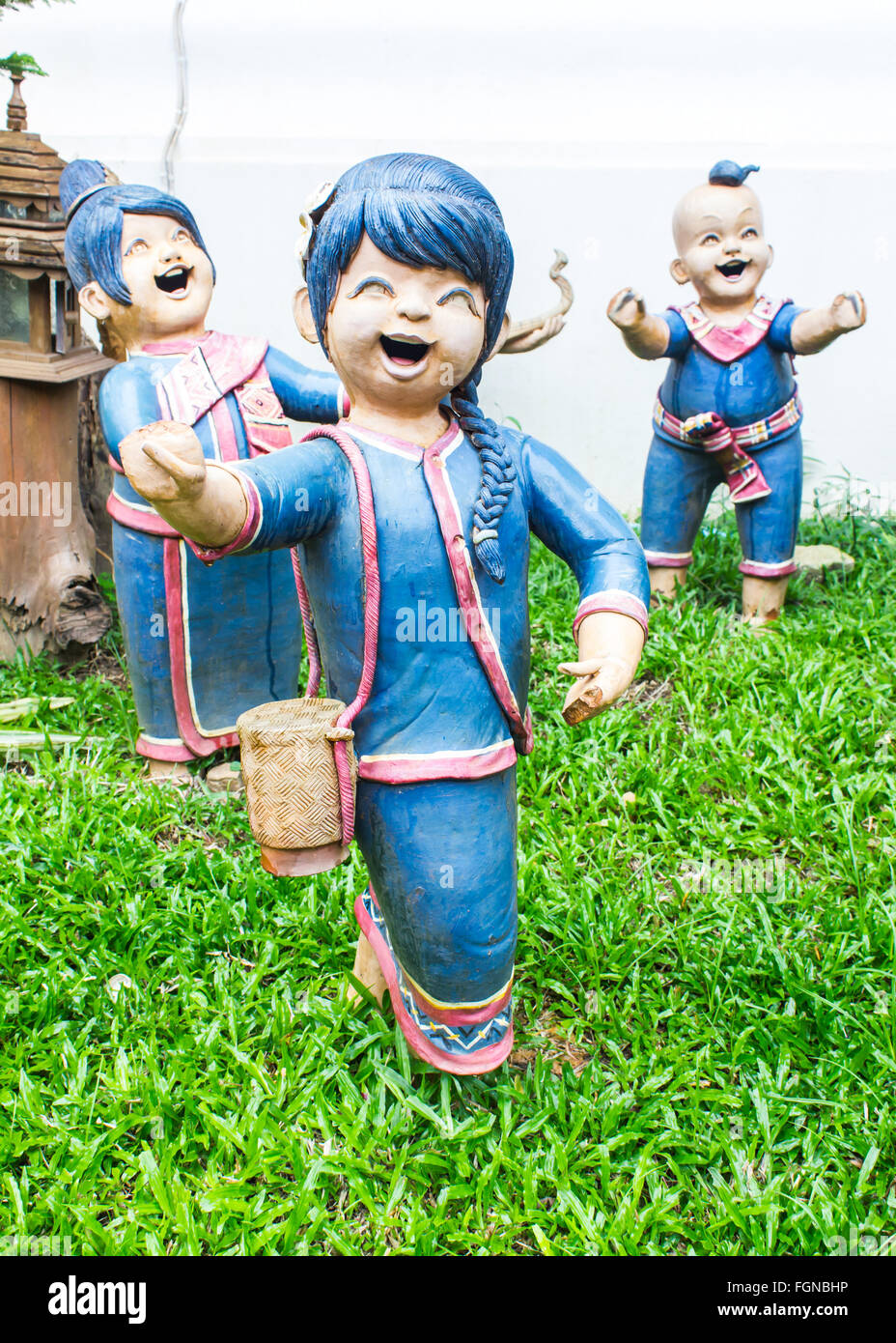 Sourire des enfants thaïlandais d'argile Banque D'Images