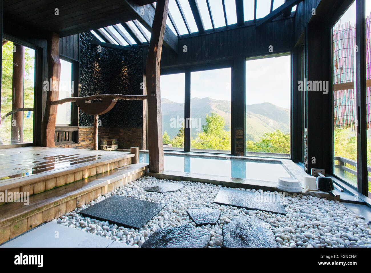 La salle de bains à Manzansou japonaise Onsen Ryokan à Nagano, Japon Banque D'Images