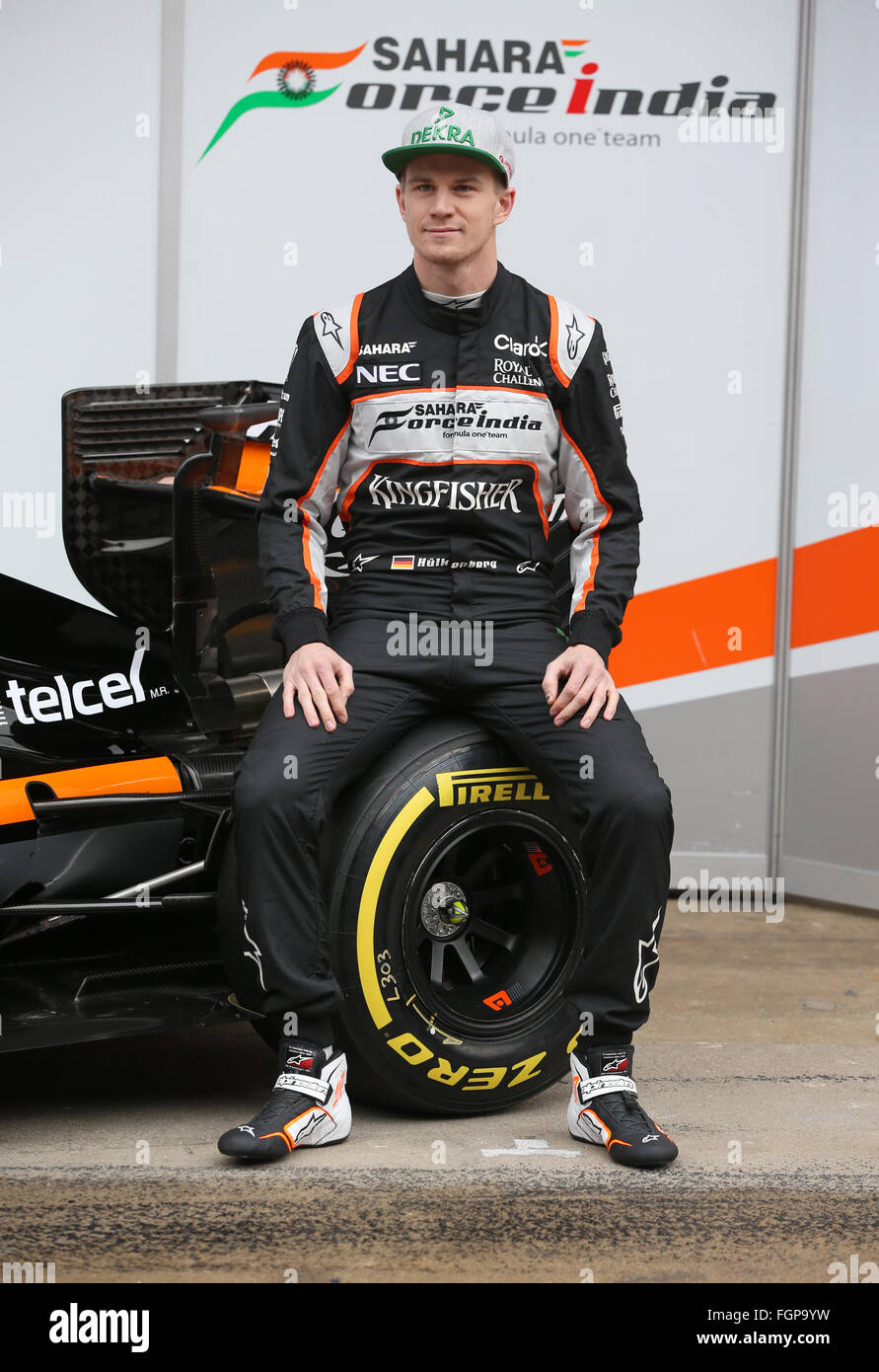 Barcelone, Espagne. Feb 22, 2016. Pilote de Formule 1 Allemand Nico Huelkenberg de Force India présente lors du lancement de la nouvelle voiture VJM09 pour la prochaine saison de Formule 1 au circuit de Barcelone, Plaça de Catalunya à Barcelone, Espagne, 22 février 2016. Photo : Jens Buettner/dpa/Alamy Live News Banque D'Images