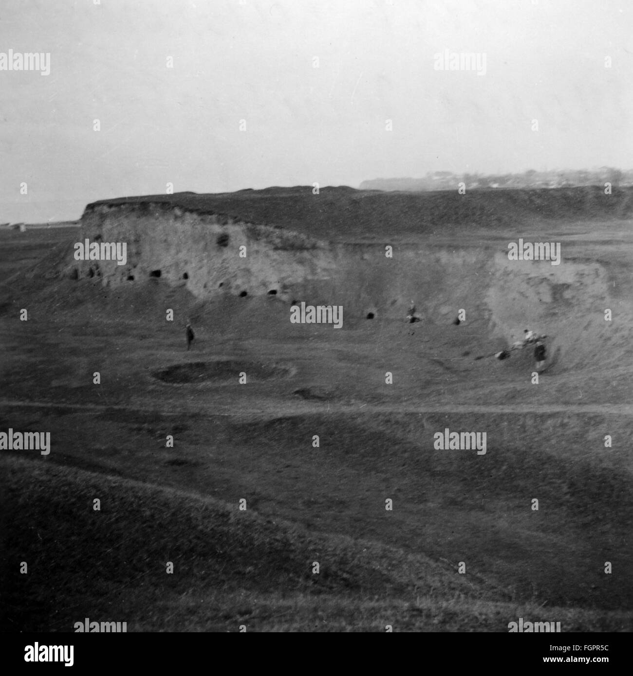 National-socialisme / nazisme, Reichsarbeitsdienst (Reich Labor Service), membres d'une unité de Reichsarbeitsdienst, déployée sur le front oriental, ont creusé des abris pour l'hiver le long d'une colline à la mer d'Azov, Ukraine, 1941, droits additionnels-Clearences-non disponible Banque D'Images