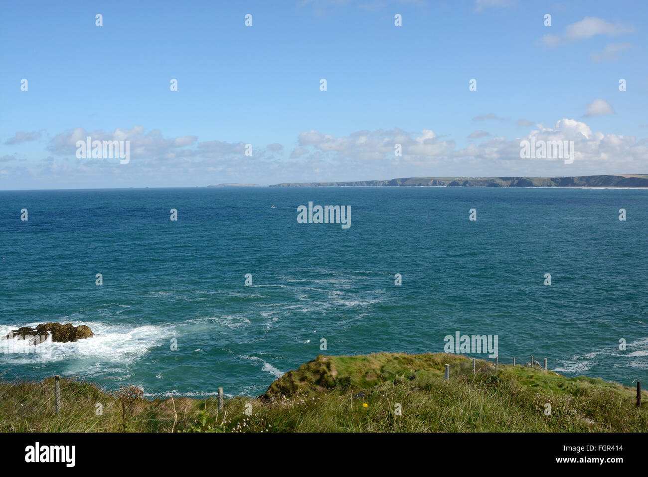 Vue sur baie de Watergate de Newquay en Cornouailles, Angleterre Banque D'Images