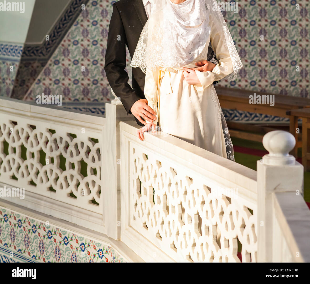 Mariée musulmane avec foulard traditionnel mariage islamique musulman  Banque de photographies et d'images à haute résolution - Alamy