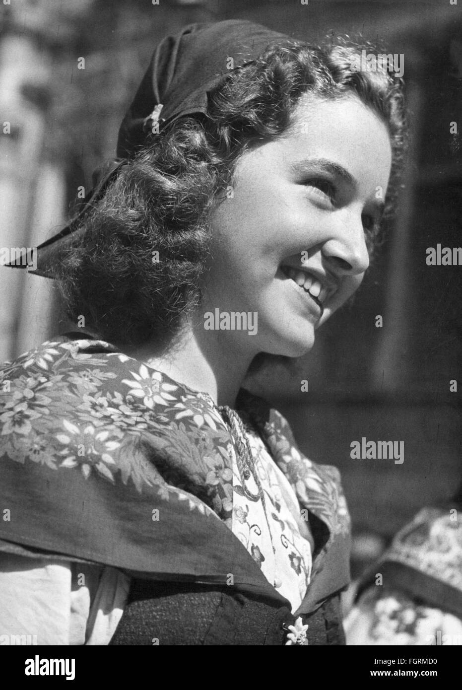 Mode, costume traditionnel, Suisse, femme en costume traditionnel de Tessin, années 1930, droits additionnels-Clearences-non disponible Banque D'Images