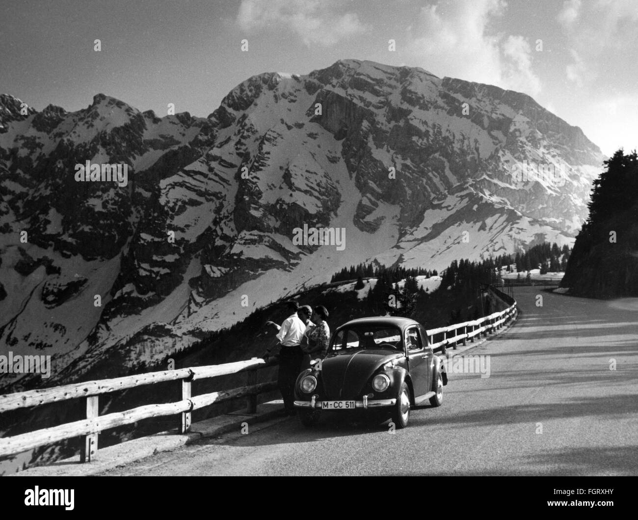 Géographie / Voyage, Allemagne, transport / transport, rues, routes de montagne, Rossfeldhoehenringstrasse, en arrière-plan le Hohe Goell, Berchtesgadener Land, Bavière, vers 1960, droits additionnels-Clearences-non disponible Banque D'Images