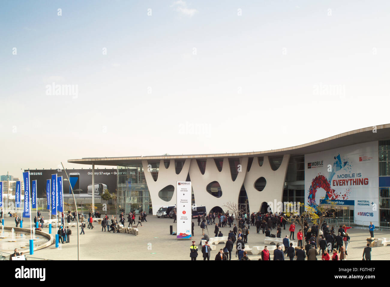 Barcelone, Espagne. Feb 22, 2016. Barcelone, Espagne. Feb 22, 2016. Premier jour de Mobile World Congress 2016, Fira de Barcelona la masse, L'Hospitalet de Llobregat, Barcelone la place Europa. © Joan Gosa Badia/Alamy Live News Crédit : Joan Gosa Badia/Alamy Live News Banque D'Images