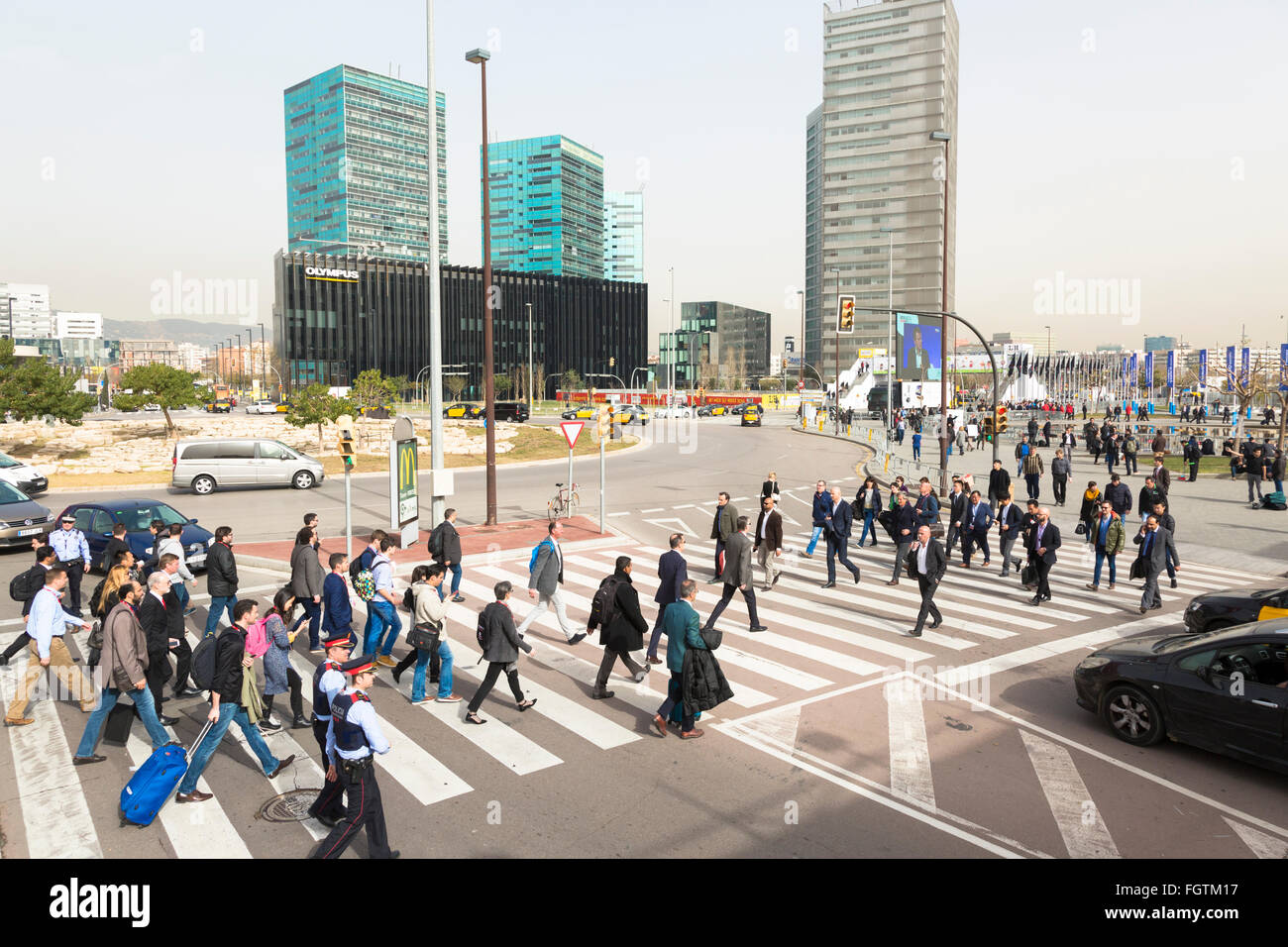 Barcelone, Espagne. Feb 22, 2016. Barcelone, Espagne. Feb 22, 2016. Premier jour de Mobile World Congress 2016, Fira de Barcelona la masse, L'Hospitalet de Llobregat, Barcelone la place Europa. © Joan Gosa Badia/Alamy Live News Crédit : Joan Gosa Badia/Alamy Live News Banque D'Images