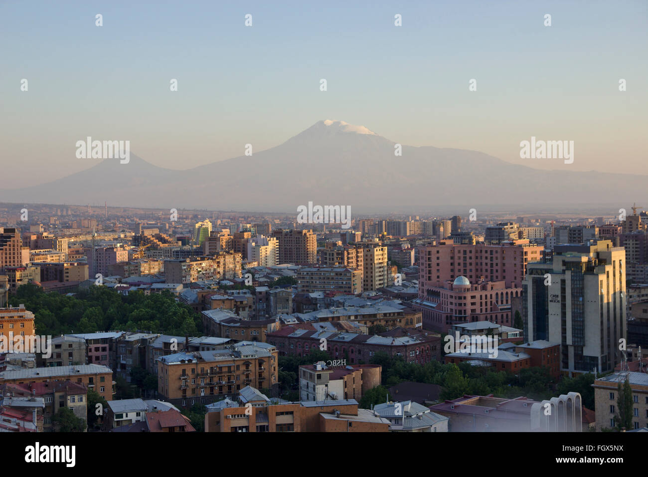 Vue sur le mont Ararat à Yerewan, lumière du soir, de l'Arménie Banque D'Images