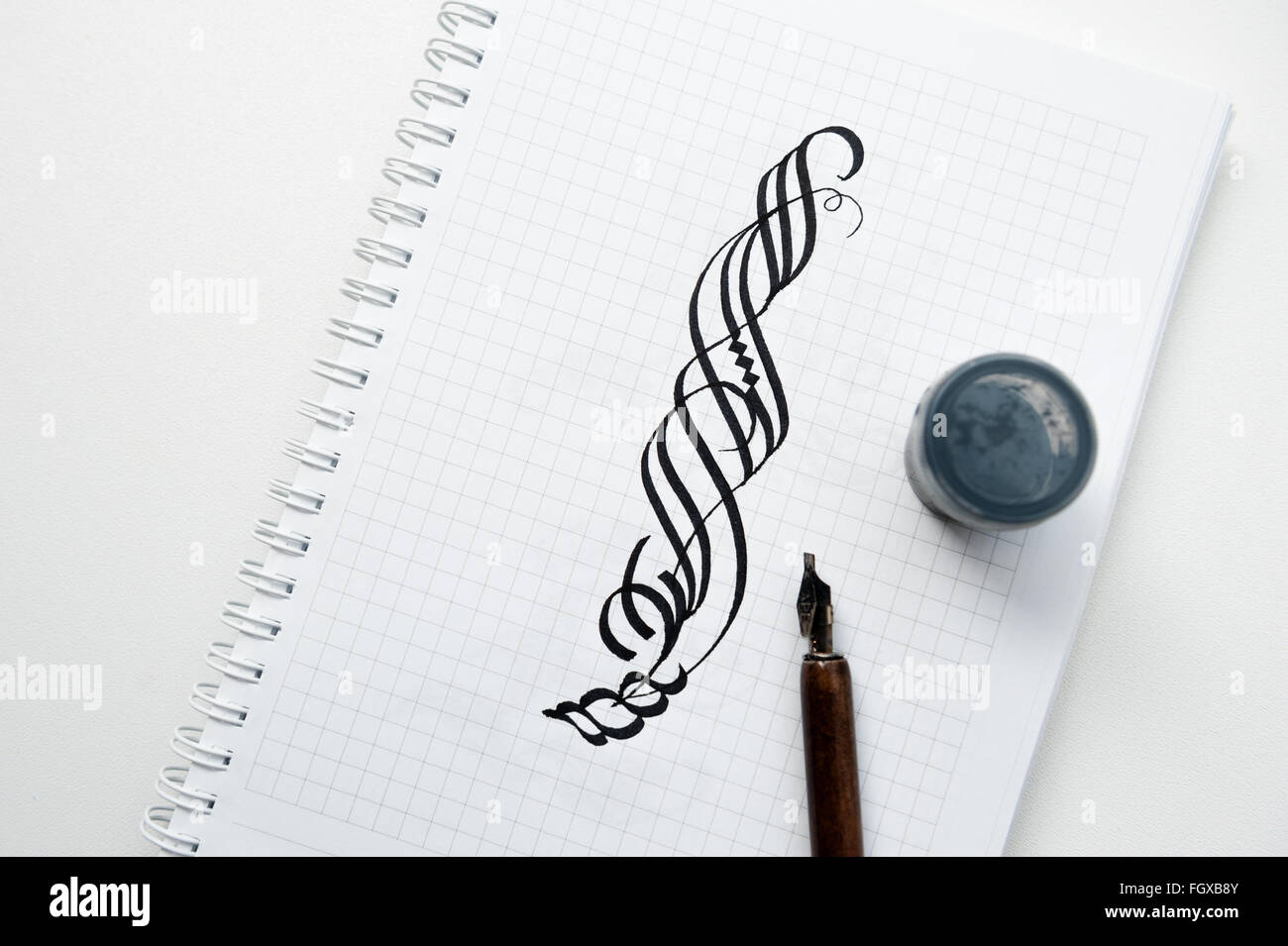 Mots et dessins calligraphiques pour la calligraphie stylo Banque D'Images