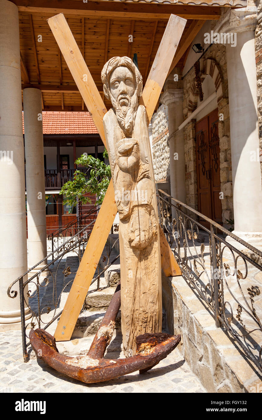 La sculpture sur bois, peut-être le Christ, à l'extérieur de l'église de la Dormition de la Theotokos, NESSEBAR, Bulgarie Banque D'Images