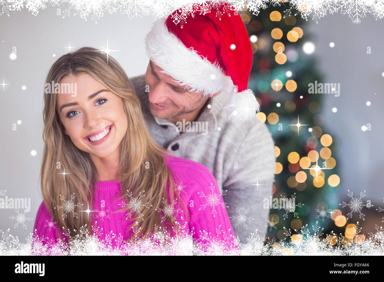 Portrait of man wearing santa hat Banque D'Images