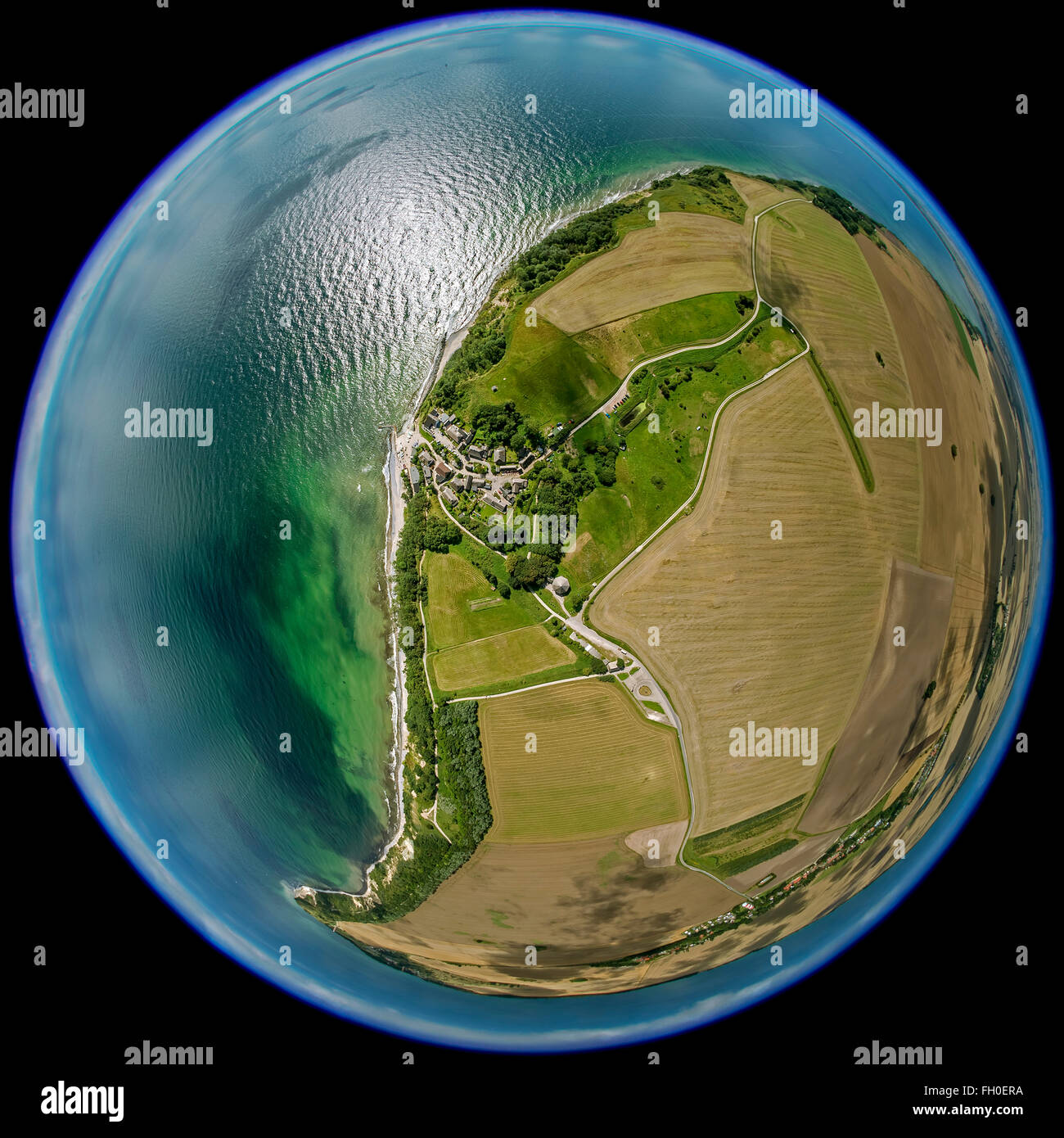 Vue aérienne du village, village de pêcheurs, Vitt, fisheye, objectif fisheye image ronde, gager, Rügen, Mecklembourg-Poméranie-Occidentale, Banque D'Images