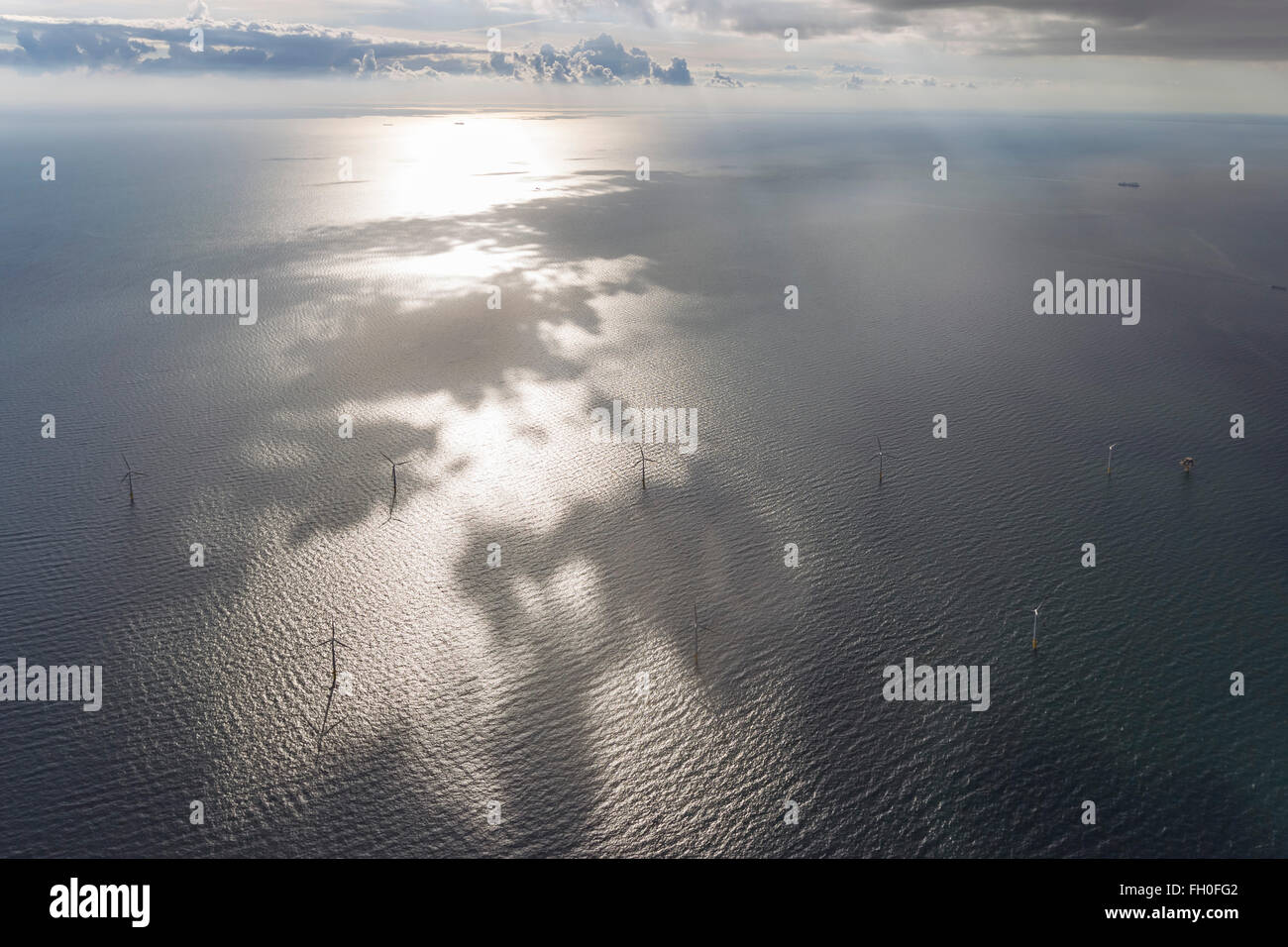 Vue aérienne,wind farm EnBW Baltic 1 parc éolien offshore en mer Baltique au large de la côte du Mecklenburg-Vorpommern, Amérique du nord de Zingst Banque D'Images