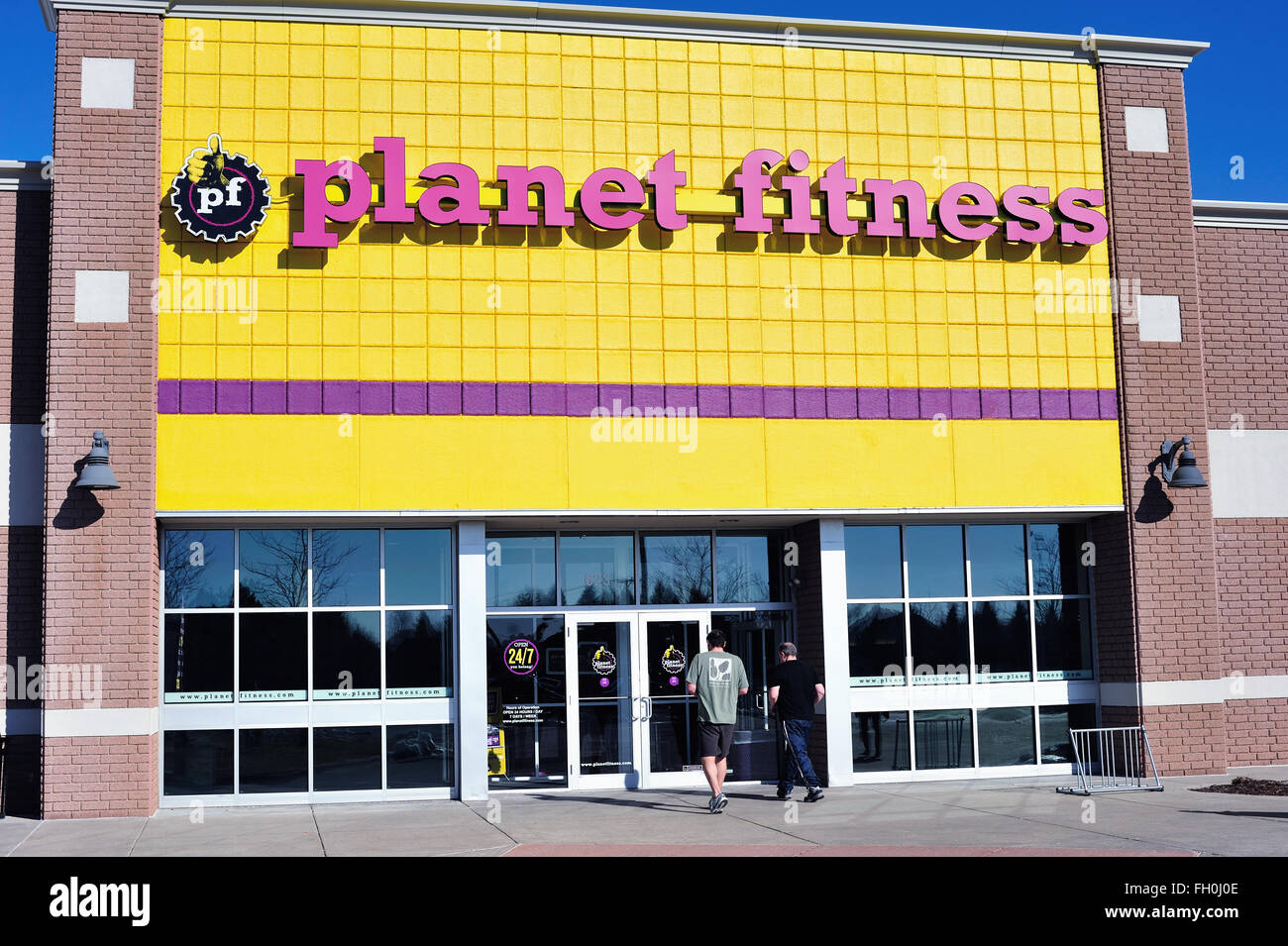 Un Planet Fitness franchise dans la banlieue de Chicago communauté d'Elgin, Illinois, États-Unis. Banque D'Images