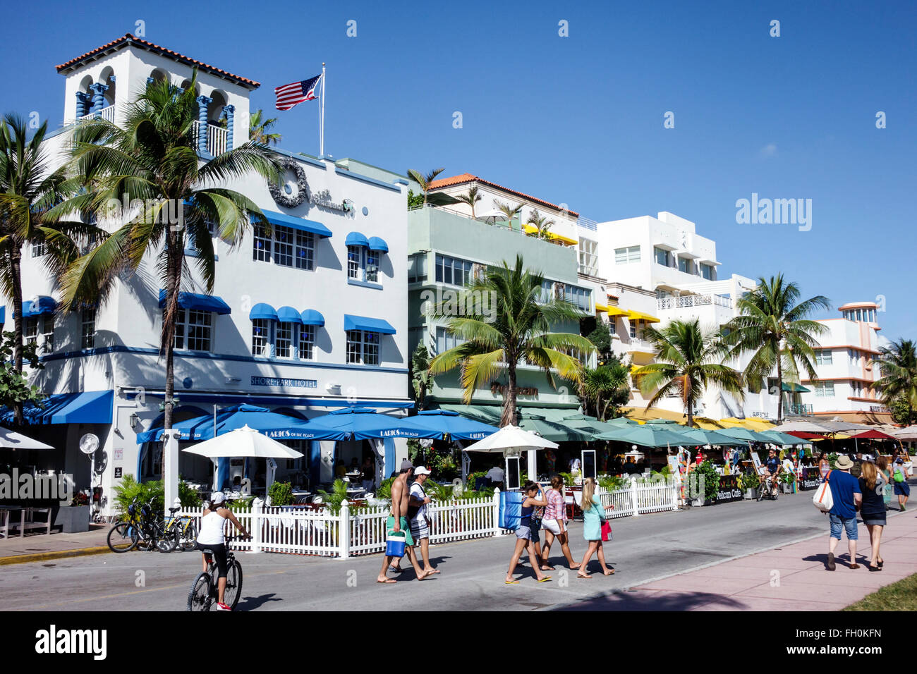 Miami Beach Florida,Ocean Drive,le jour de l'an,hôtel,hébergement,hôtels,Shore Park,Pelican,restaurant restaurants repas café cafés, en plein air Banque D'Images