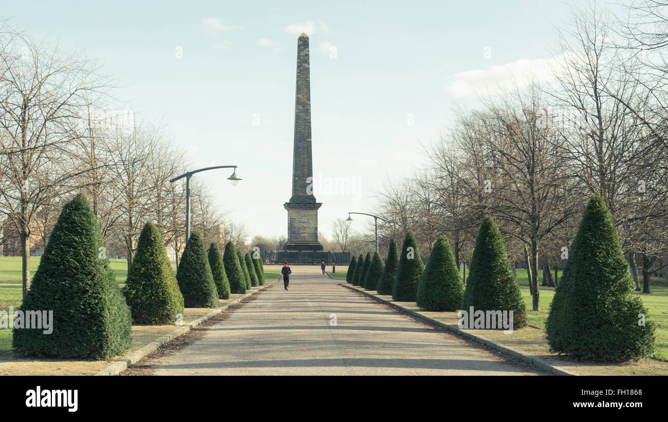 Monument Nelson, un 44m haut obélisque conçu par David Hamilton, et érigée en 1806, à Glasgow Green, Glasgow, Écosse, Royaume-Uni Banque D'Images