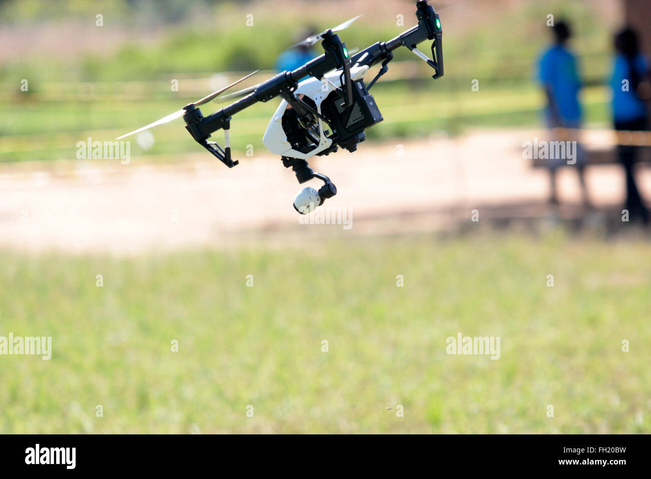 Un drone au travail en Ouganda Photo Stock - Alamy