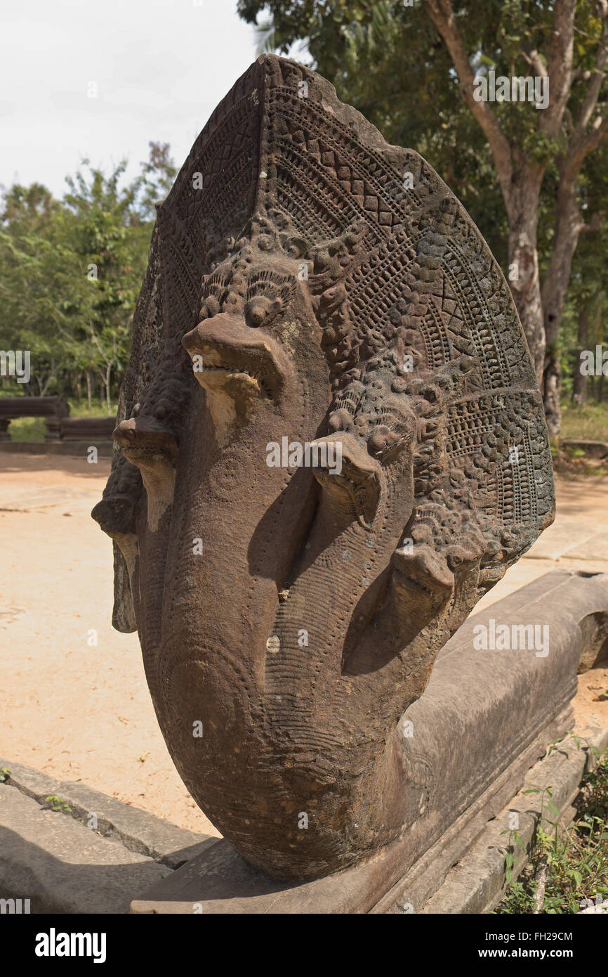 Statue d'un naga, Beng Mealea (ou bung mealea) temple, au Cambodge, en Asie. Banque D'Images