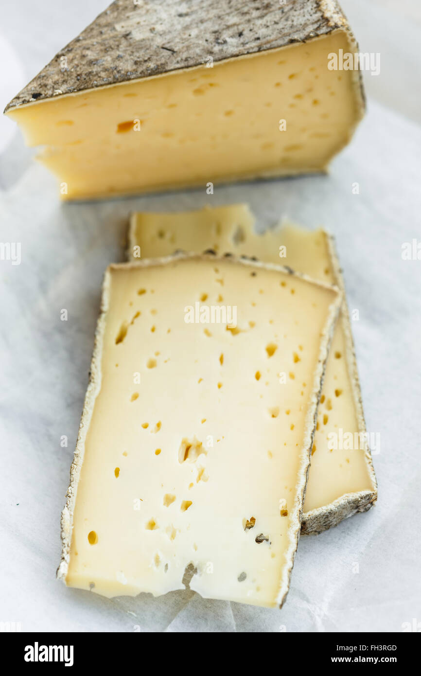 La Tomme de Savoie fromage français Banque D'Images