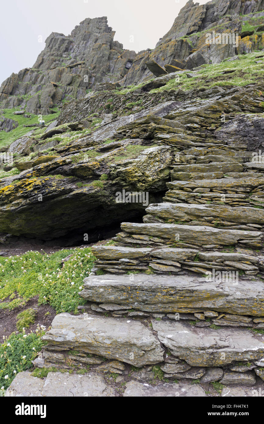 Marches en pierre sculpté menant au monastère chrétien précoce, Skellig Michael, Kerry, Irlande, l'Eire Banque D'Images