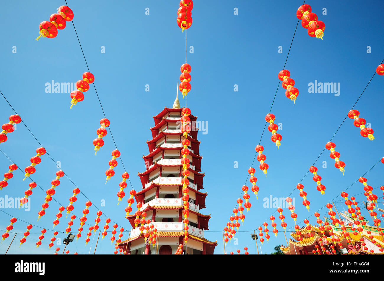 Pagode Chinoise et lanternes pendant le nouvel an chinois Banque D'Images