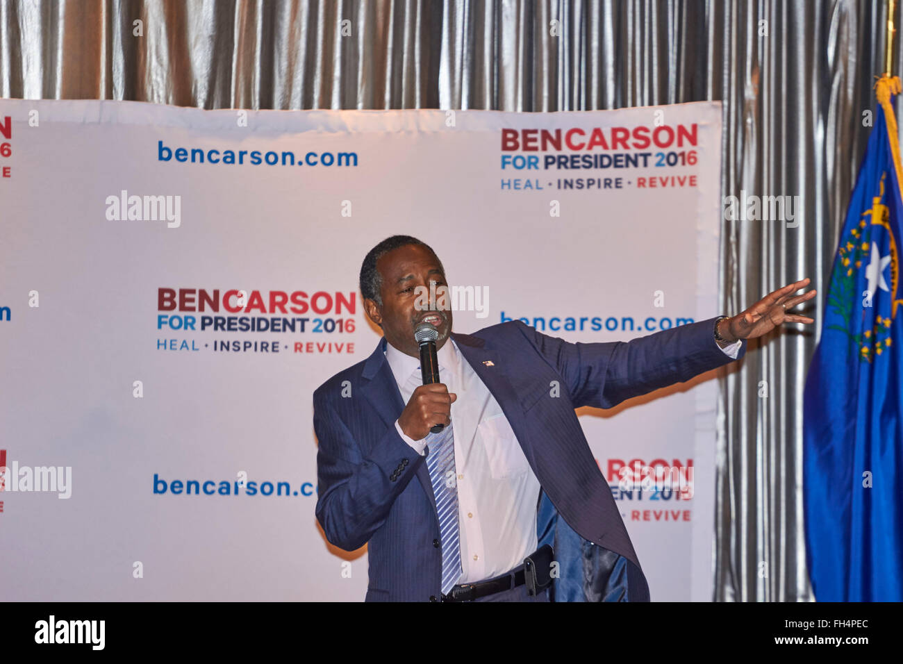 Summerlin, Nevada, USA. 23 Février, 2016. Ben Carson des campagnes pour la nomination présidentielle des républicains à la Mountain Shadows Community Centre de Summerlin. M. Carson est actuellement en retrait dans les sondages, avec le caucus passe plus tard ce soir. Crédit : Jennifer Mack/Alamy Live News Banque D'Images