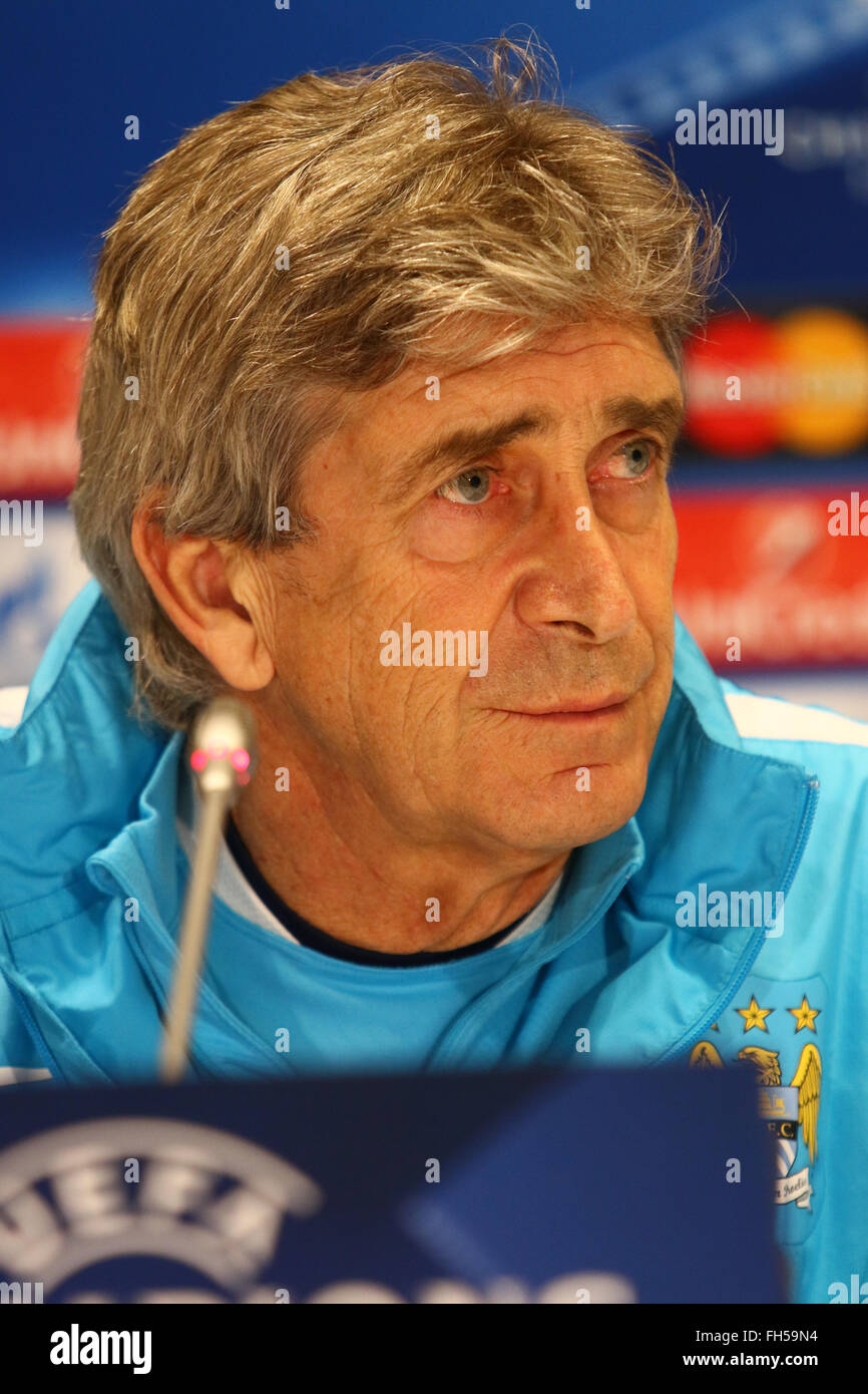 Kiev, Ukraine. 23 Février 2016 : FC Manchester City manager Manuel Pellegrini assiste à la conférence de presse avant le match de la Ligue des Champions contre le FC Dynamo Kiev au NSC Olimpiyskyi stadium. Manchester City devra faire face à Dynamo Kiev à la Ligue des Champions tour de 16 match de football le 24 février 2016. Oleksandr Prykhodko/Alamy Live News Banque D'Images