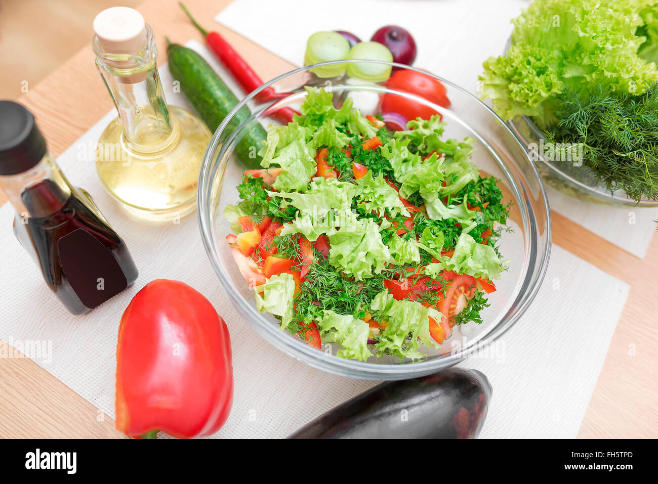 Salade de légumes appétissants. Banque D'Images