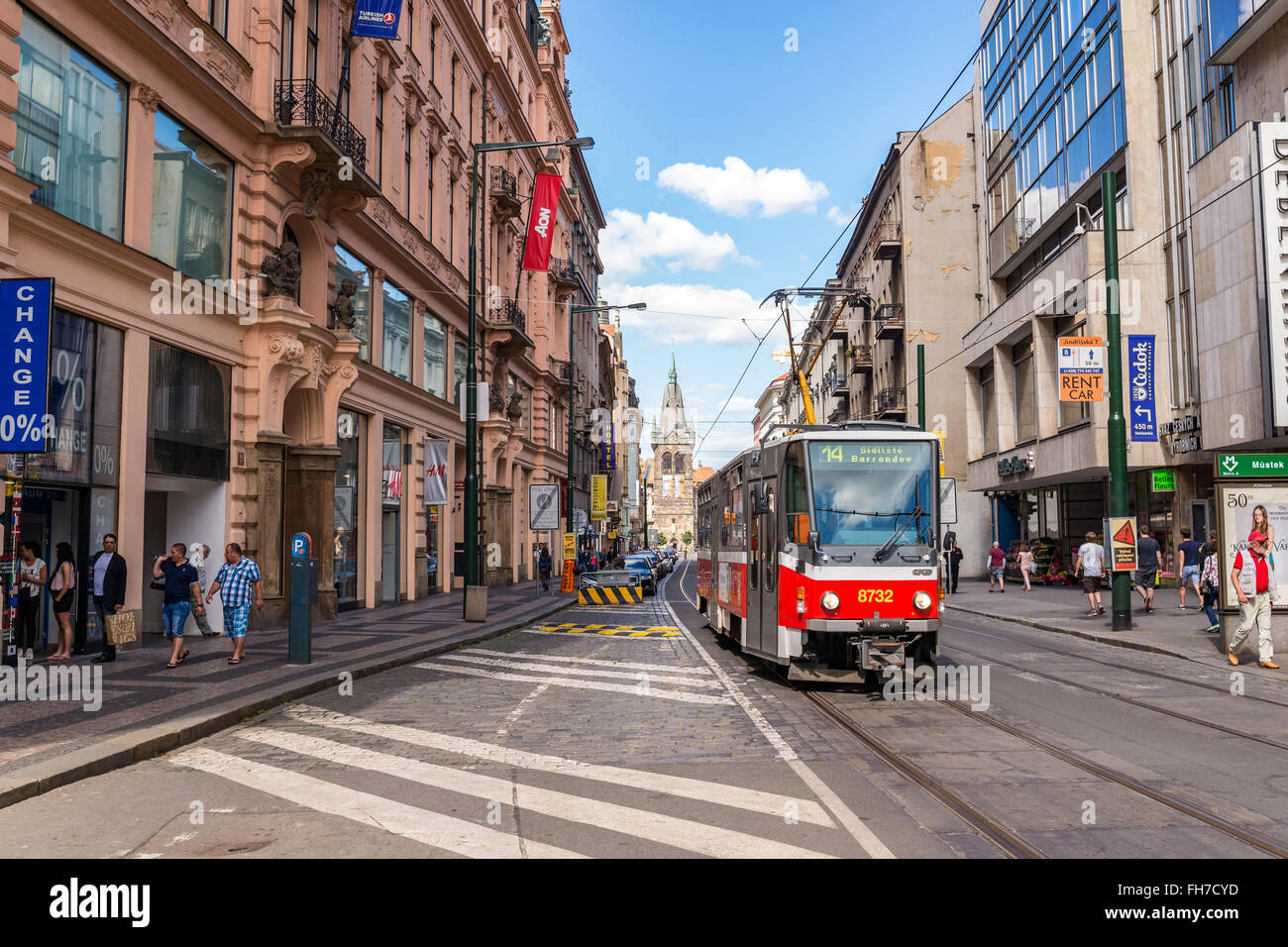 Tramway à la place Venceslas , Prague , République Tchèque Banque D'Images