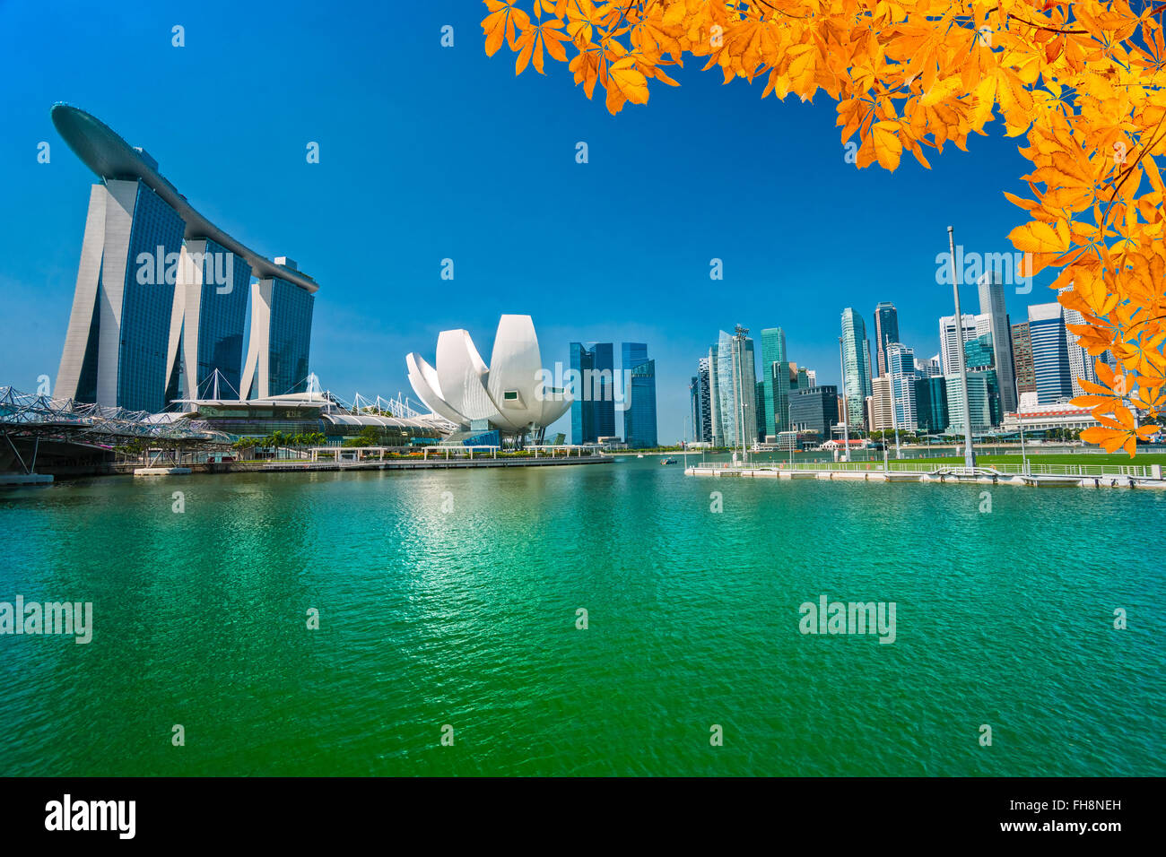 Grand angle de vue des toits de la ville de Singapour. Banque D'Images