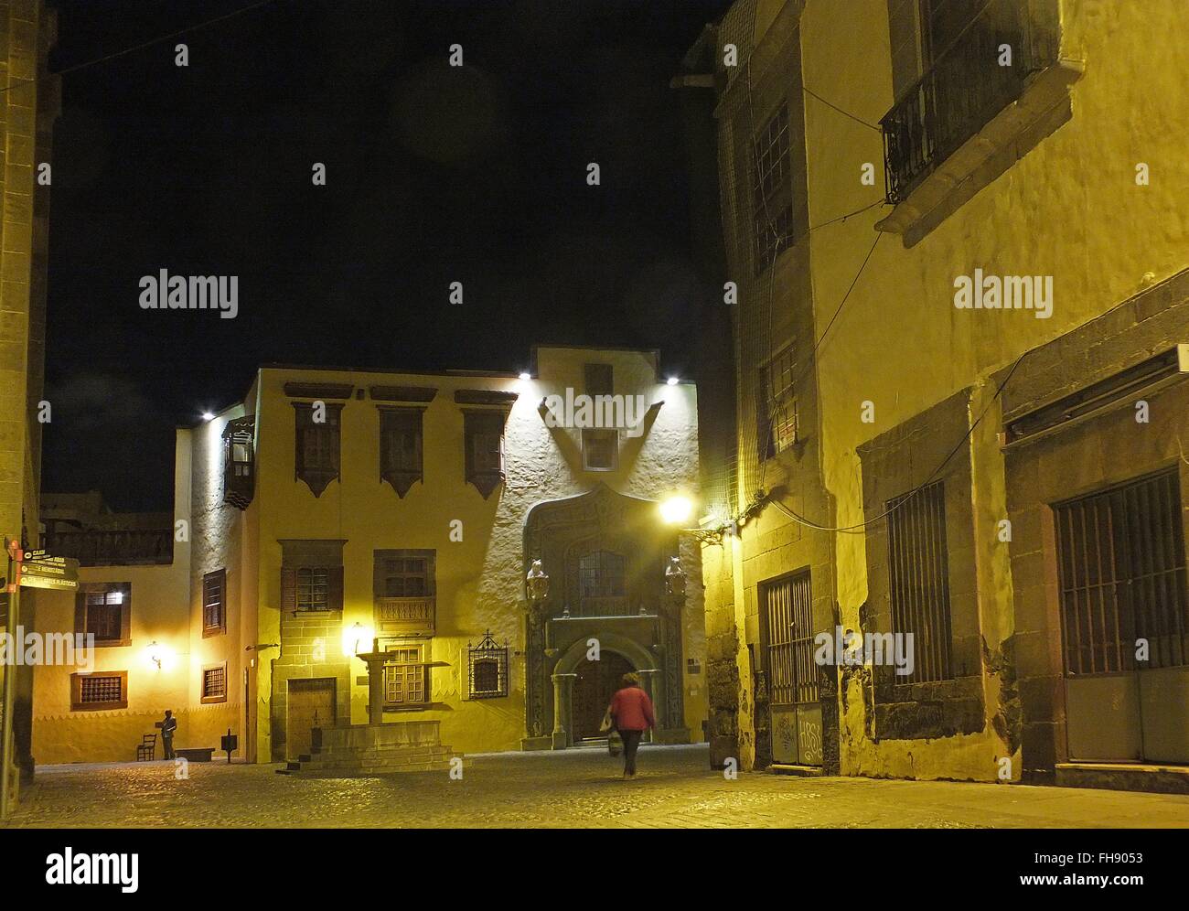 Rues solitaires avec éclairage mystérieux lure à nuit pour une promenade à travers le quartier historique de Vegueta Casa Colon - Janvier 2016 Banque D'Images