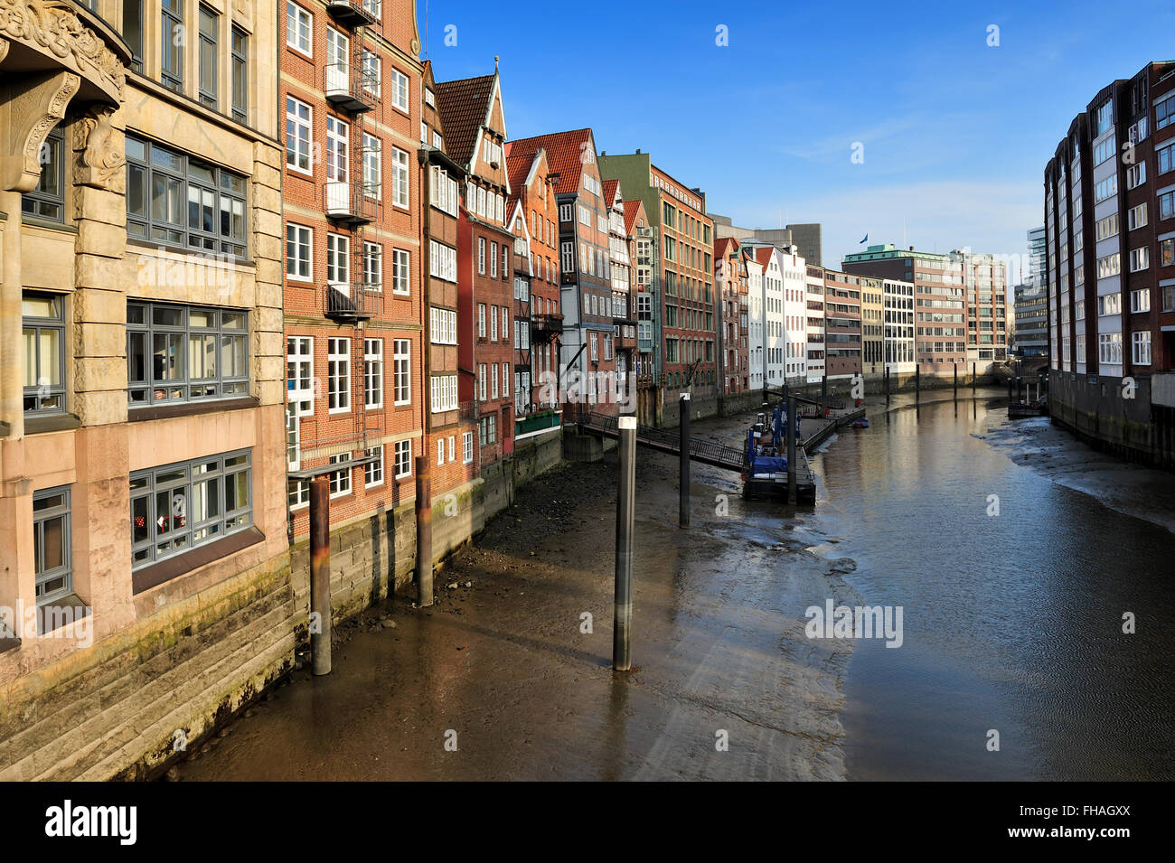 Maisons à pans de bois historique à Nikolaifleet, quartier Altstadt, Hambourg, Allemagne Banque D'Images