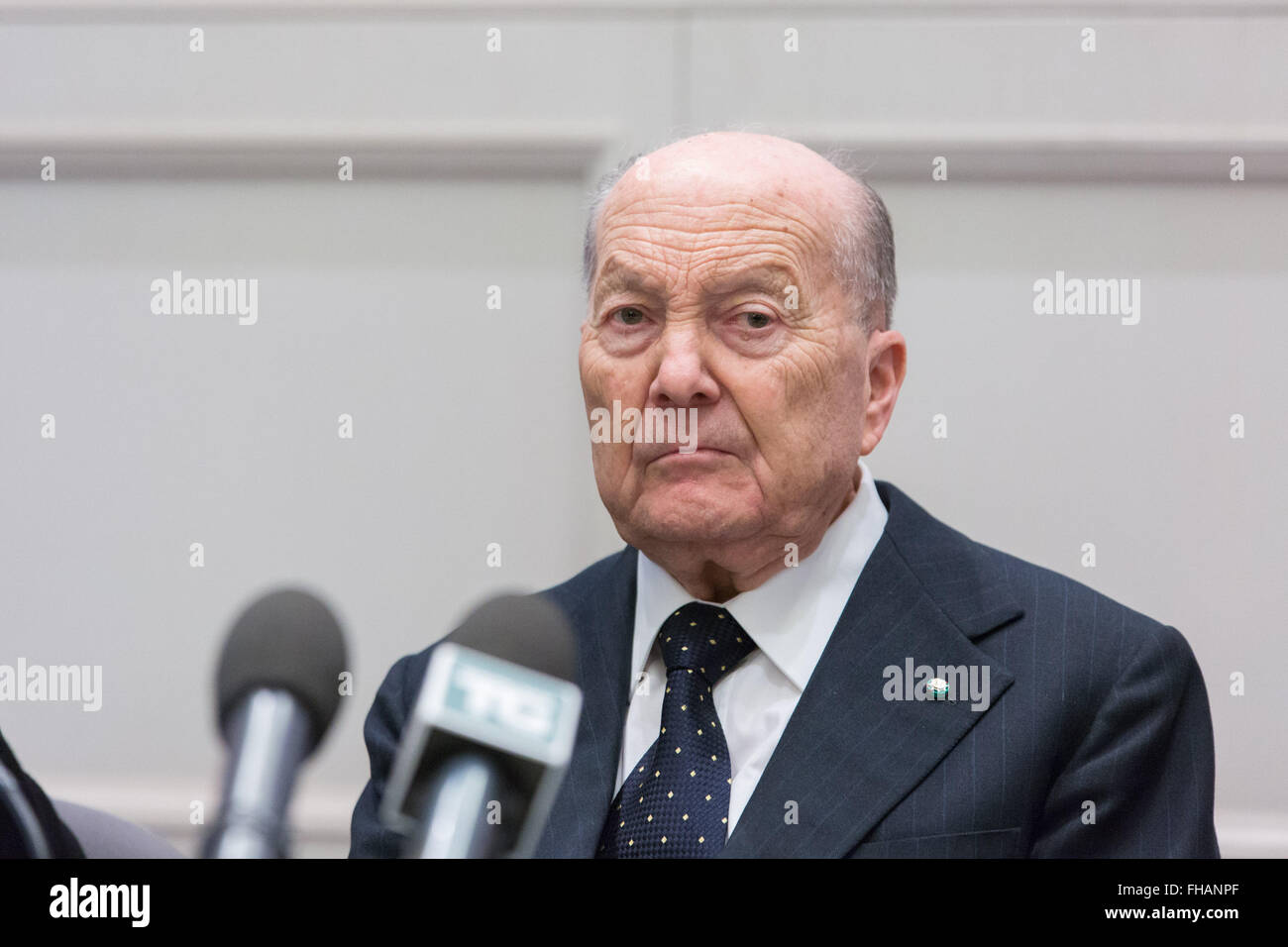 Rome, Italie. Feb 24, 2016. Paolo grossi le nouveau Président de Cour constitutionnelle italienne parle au Palazzo della Consulta en Italie. Cour constitutionnelle de la République italienne choisit Paolo Grossi comme nouveau président avec 14/15 préférences. Credit : Davide Fracassi/Pacific Press/Alamy Live News Banque D'Images